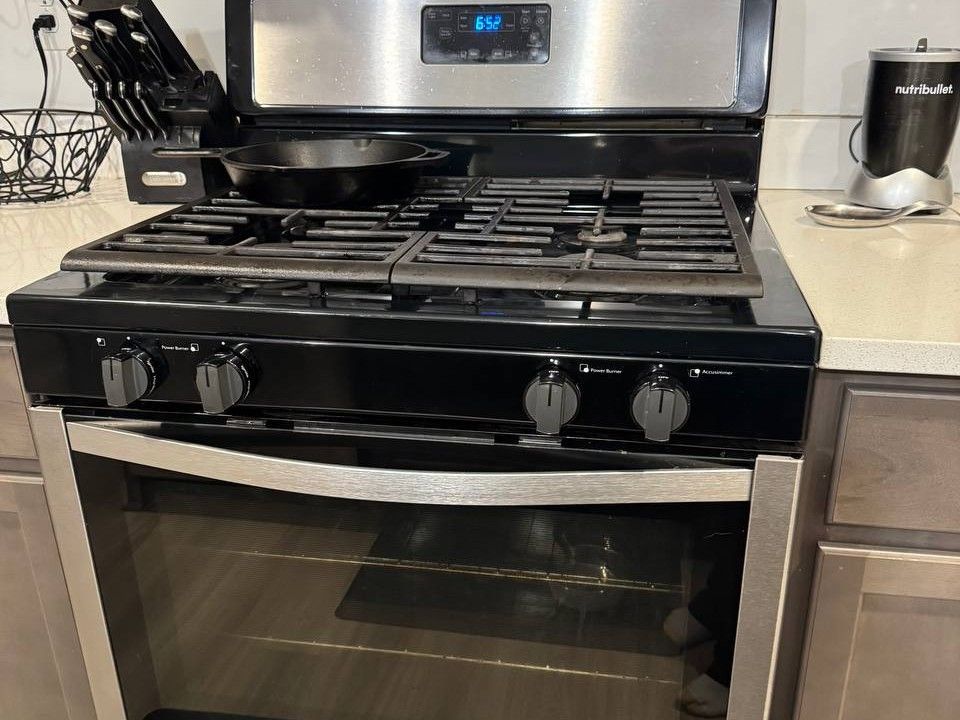 Whirlpool gas range in a customer kitchen